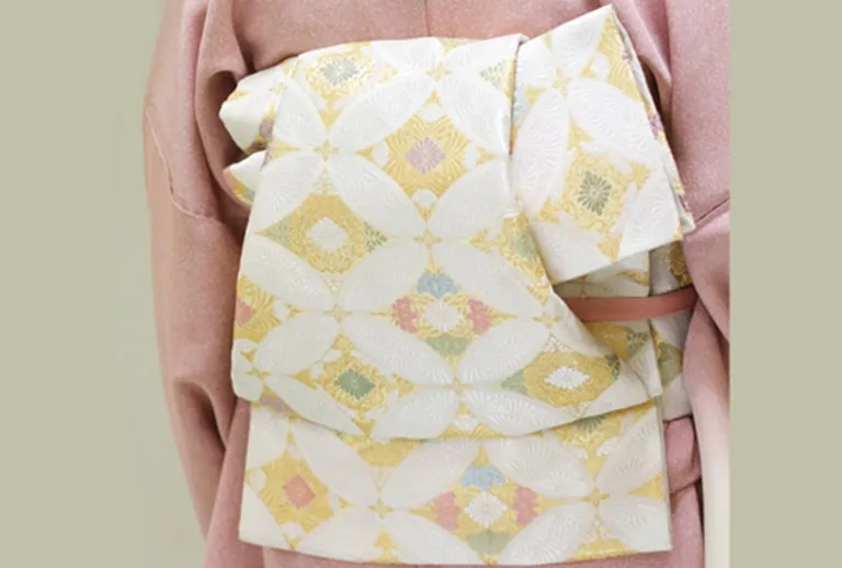 あかしろきの着付け教室のなんかいい理由その３：前結びだから変わり結びも自分で自在にできちゃう！（あかしろき函館北斗教室＆あかしろき南町田教室）