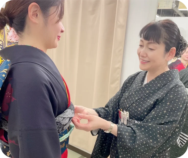 道南エリアの人気着付け教室：あかしろき函館北斗店の着付教室：前結びきもの学院函館北斗教室の風景